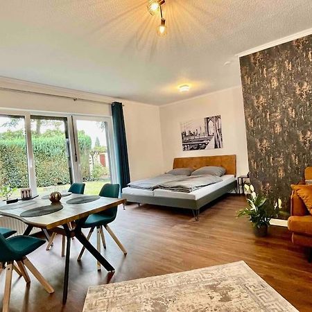 Studioappartement Mit Privatgarten In Ruhiger Wohnsiedlung Neumuenster Luaran gambar