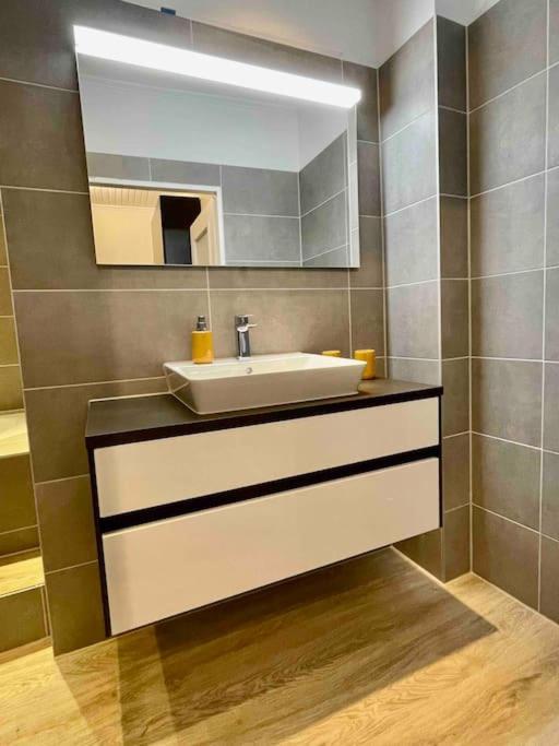 Studioappartement Mit Privatgarten In Ruhiger Wohnsiedlung Neumuenster Luaran gambar