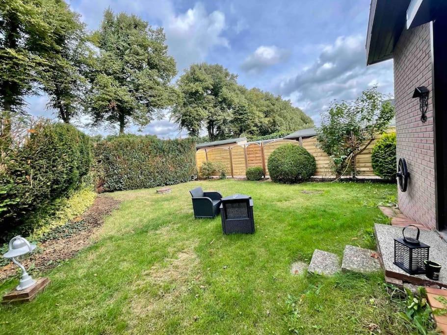 Studioappartement Mit Privatgarten In Ruhiger Wohnsiedlung Neumuenster Luaran gambar